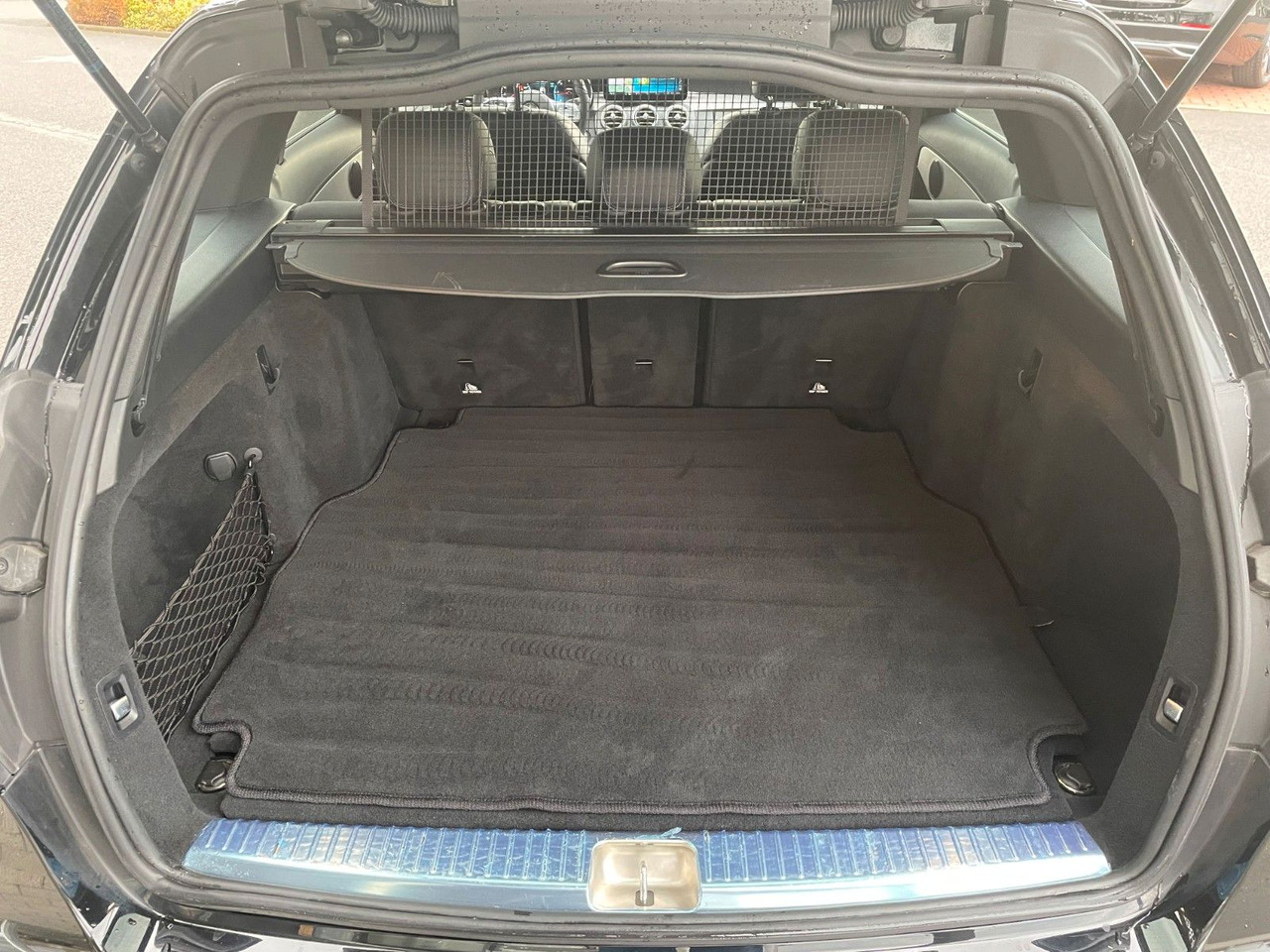 Mercedes-Benz C 220d NightEdition+AMG+Distr+SportfahrW+RFK - 스테이션 왜건 : 사진 5 Mercedes-Benz C 220d NightEdition+AMG+Distr+SportfahrW+RFK - 스테이션 왜건 : 사진 5