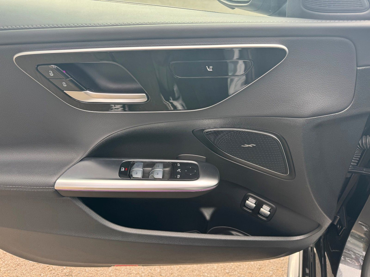 세단 Mercedes-Benz C 400e 4M AMG+HUD+RFK+TotW+Ambiente+Night : 사진 13 세단 Mercedes-Benz C 400e 4M AMG+HUD+RFK+TotW+Ambiente+Night : 사진 13