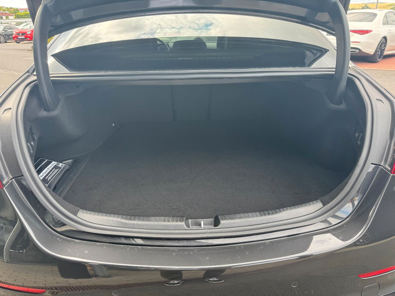 세단 Mercedes-Benz C 400e 4M AMG+HUD+RFK+TotW+Ambiente+Night : 사진 9 세단 Mercedes-Benz C 400e 4M AMG+HUD+RFK+TotW+Ambiente+Night : 사진 9