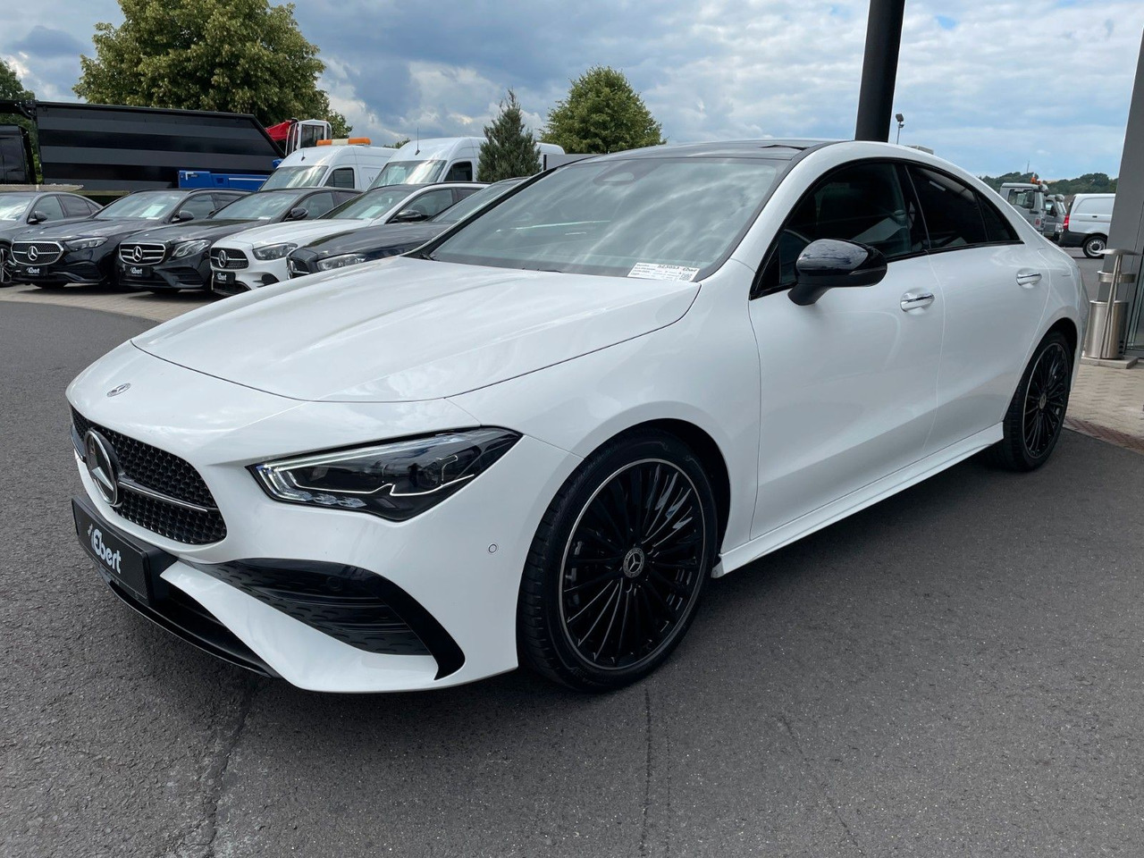 Mercedes-Benz CLA 200 AMG Pano+R-Kamera+19"+TOTW+DISTR+MULITBE - 쿠페 : 사진 2 Mercedes-Benz CLA 200 AMG Pano+R-Kamera+19"+TOTW+DISTR+MULITBE - 쿠페 : 사진 2