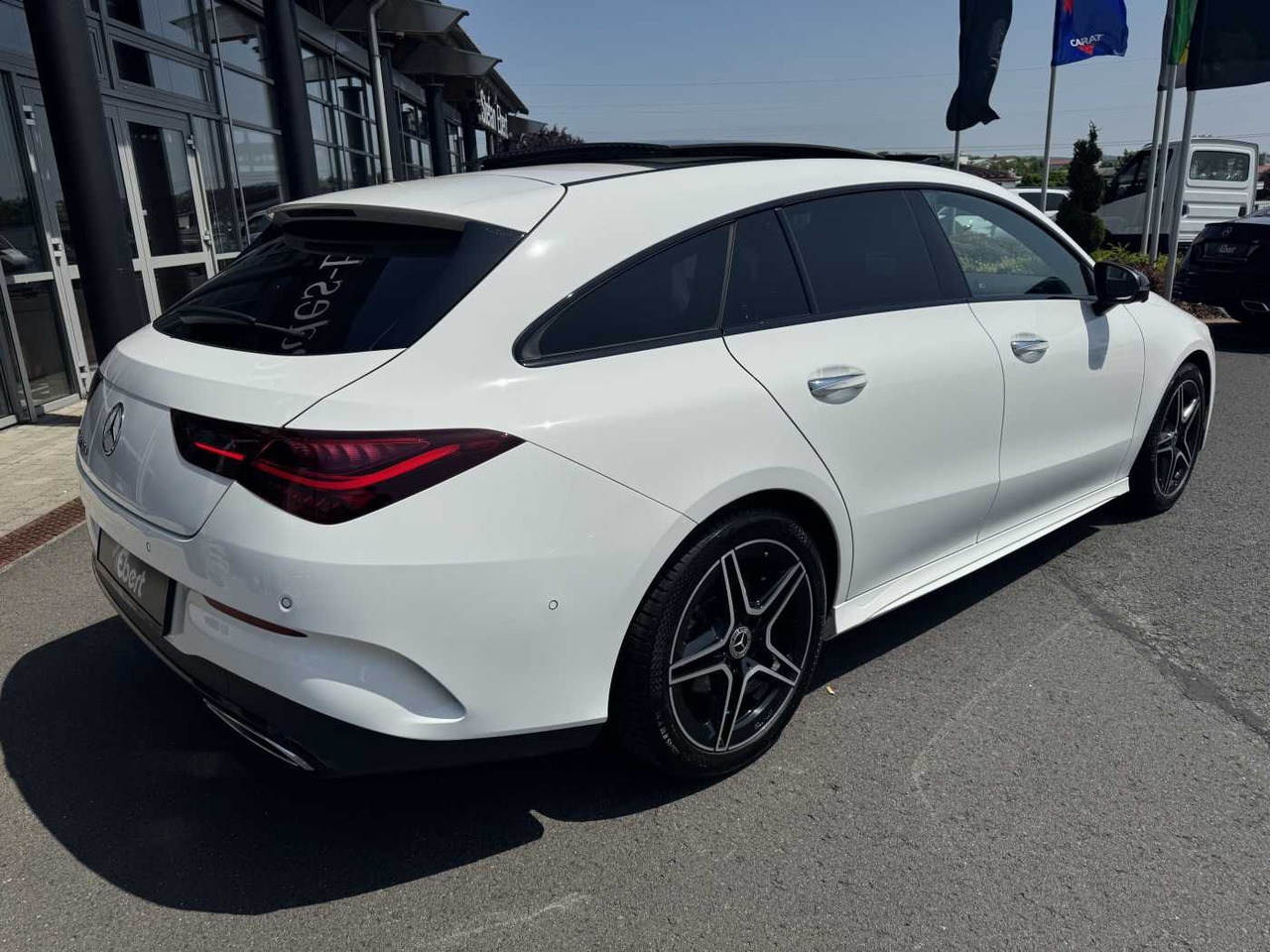 Mercedes-Benz CLA 220d Shooting Brake AMG+Pano+Distr+AHK+uvm. - 차량 : 사진 4 Mercedes-Benz CLA 220d Shooting Brake AMG+Pano+Distr+AHK+uvm. - 차량 : 사진 4