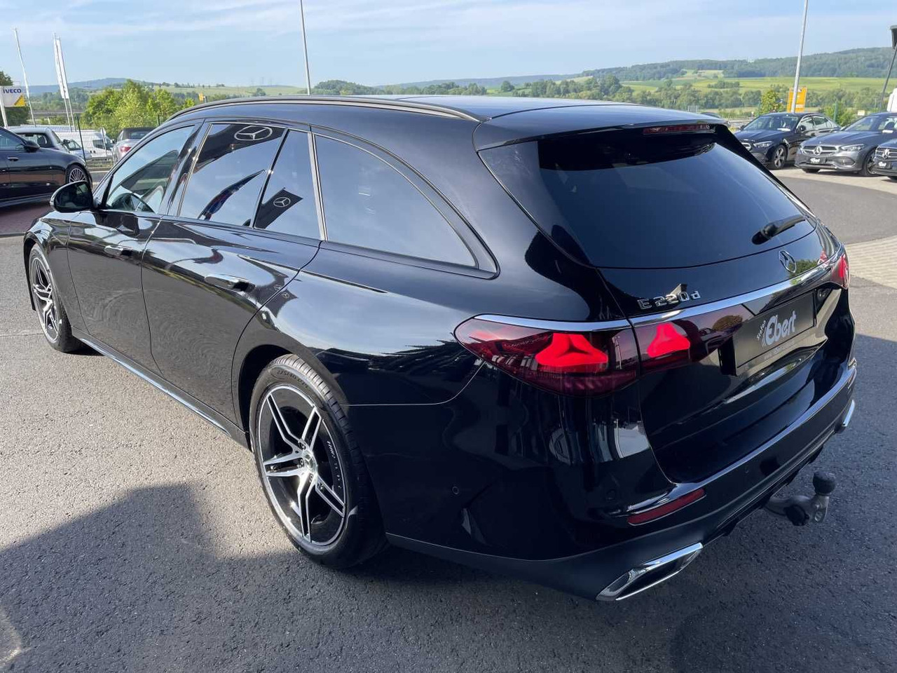 Mercedes-Benz E 220 d T AMG-Line AHK+Distr+R-Kamera +Ambiente+ - 차량 : 사진 3 Mercedes-Benz E 220 d T AMG-Line AHK+Distr+R-Kamera +Ambiente+ - 차량 : 사진 3