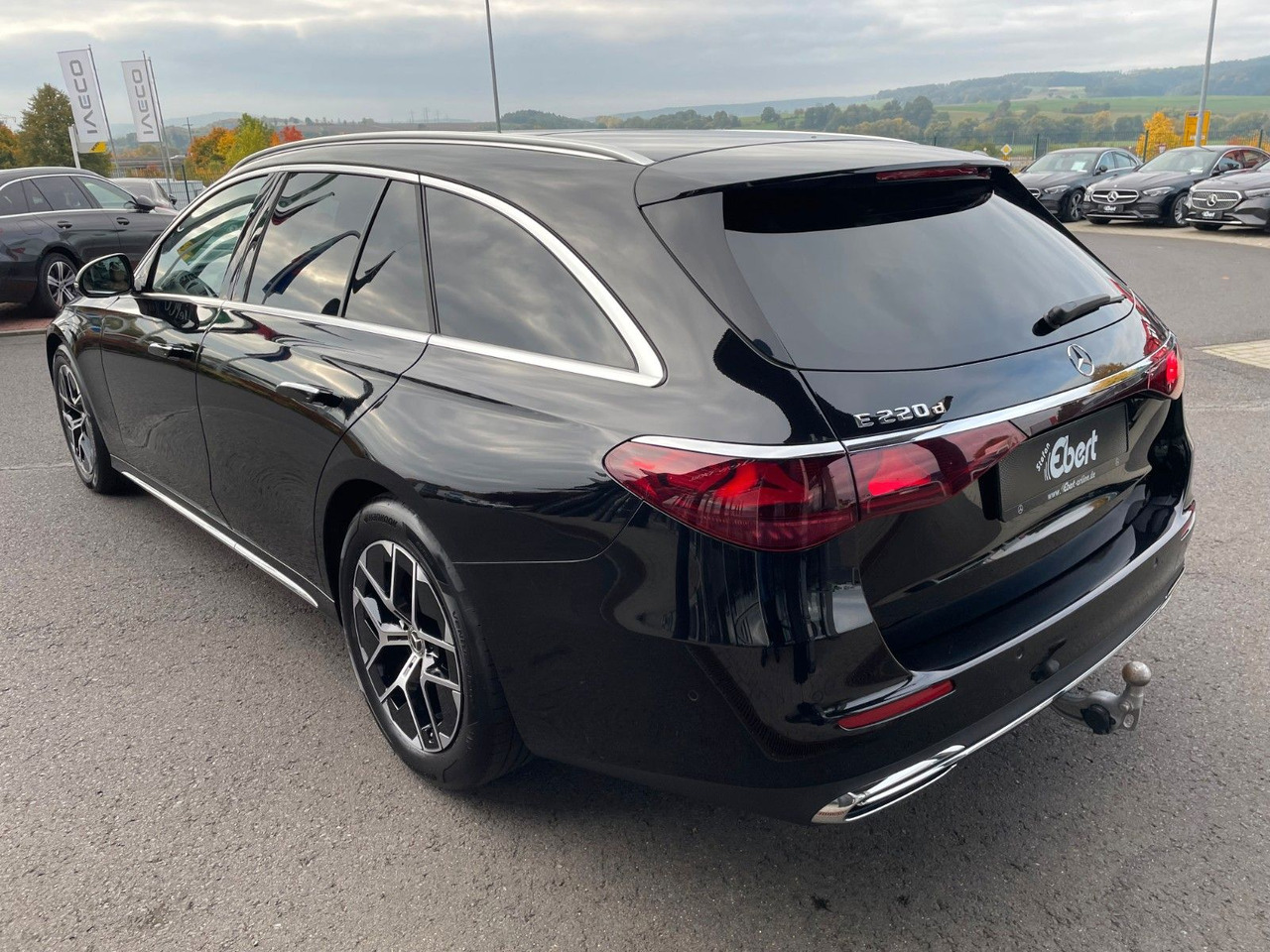 Mercedes-Benz E 220 d T Exclusive Nappa+AHK+360°+Burm+Sitzklim - 스테이션 왜건 : 사진 4 Mercedes-Benz E 220 d T Exclusive Nappa+AHK+360°+Burm+Sitzklim - 스테이션 왜건 : 사진 4