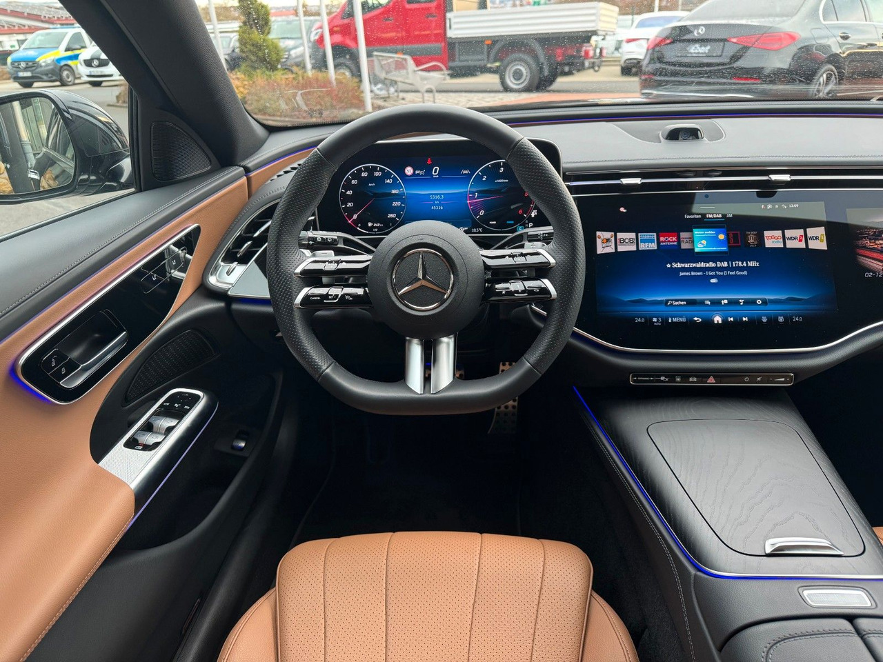 Mercedes-Benz E 220d T AMG+Hyperscreen+Leder+AHK+DistrPro+STH - 스테이션 왜건 : 사진 2 Mercedes-Benz E 220d T AMG+Hyperscreen+Leder+AHK+DistrPro+STH - 스테이션 왜건 : 사진 2