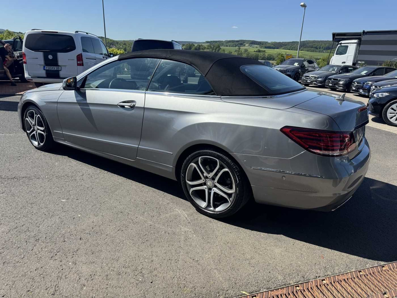 Mercedes-Benz E 300 Cabrio Sportpaket+Distr+Airscarf+SitzKlima - 차량 : 사진 3 Mercedes-Benz E 300 Cabrio Sportpaket+Distr+Airscarf+SitzKlima - 차량 : 사진 3