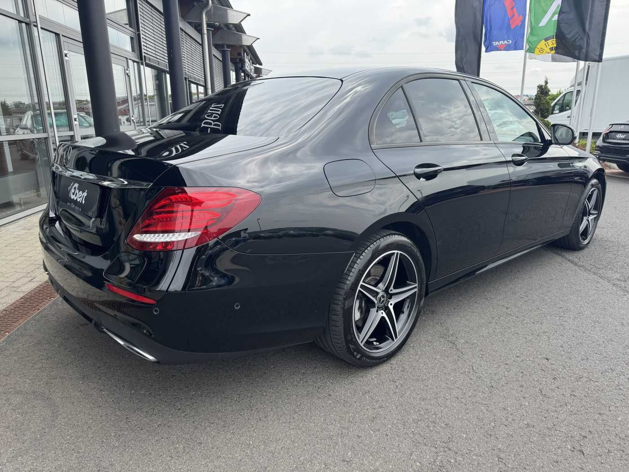 Mercedes-Benz E 300de 9G AMG+Pano+Memory+Ambiente+ RFK+Night - 세단 : 사진 4 Mercedes-Benz E 300de 9G AMG+Pano+Memory+Ambiente+ RFK+Night - 세단 : 사진 4