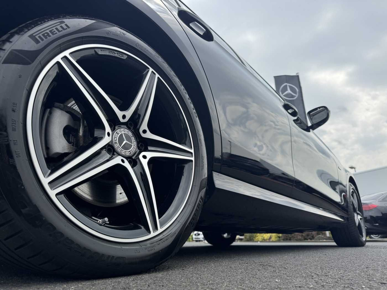 Mercedes-Benz E 300de 9G AMG+Pano+Memory+Ambiente+RFK+Night - 세단 : 사진 5 Mercedes-Benz E 300de 9G AMG+Pano+Memory+Ambiente+RFK+Night - 세단 : 사진 5