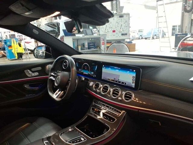 Mercedes-Benz E 63 AMG S Pano+Burm+AirM+HUD+Multibeam+HUD+360 - 세단 : 사진 3 Mercedes-Benz E 63 AMG S Pano+Burm+AirM+HUD+Multibeam+HUD+360 - 세단 : 사진 3