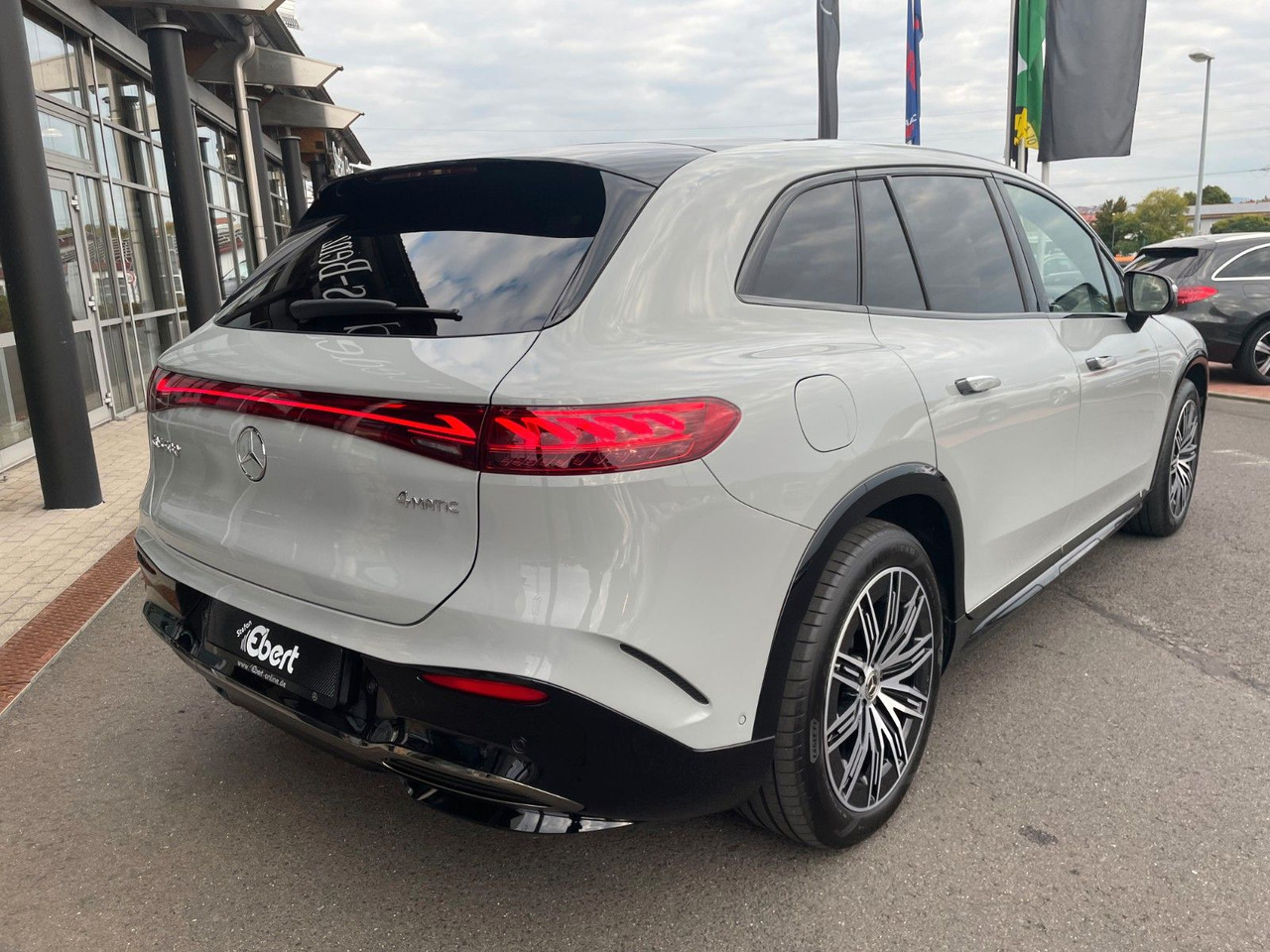 Mercedes-Benz EQS SUV 580 AMG DigL+AIR+HUD+Hyper+Burm+Pano - SUV : 사진 4 Mercedes-Benz EQS SUV 580 AMG DigL+AIR+HUD+Hyper+Burm+Pano - SUV : 사진 4