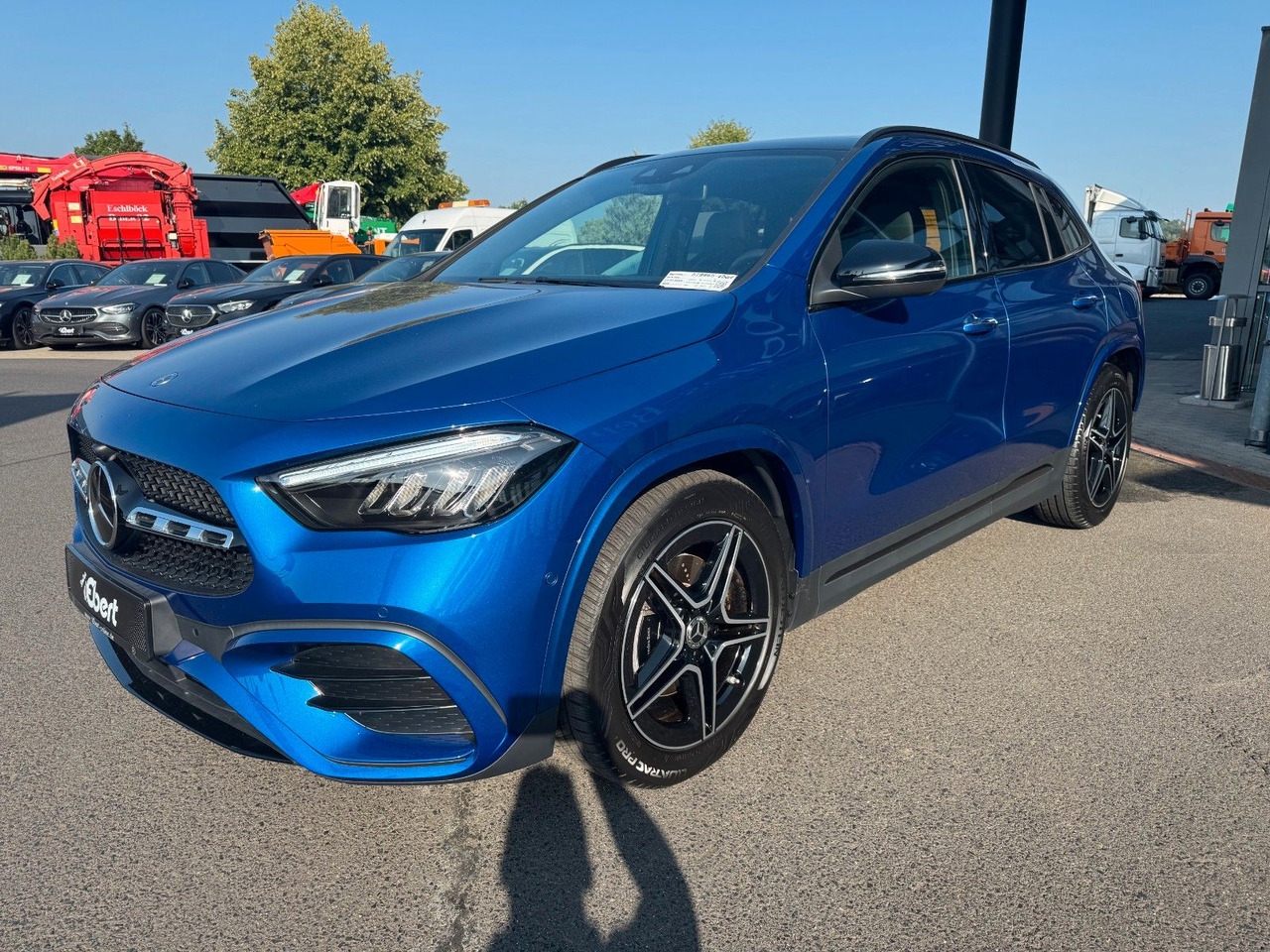 Mercedes-Benz GLA 200 AMG+PANO+DistrPlus+RFK+Night - SUV : 사진 2 Mercedes-Benz GLA 200 AMG+PANO+DistrPlus+RFK+Night - SUV : 사진 2