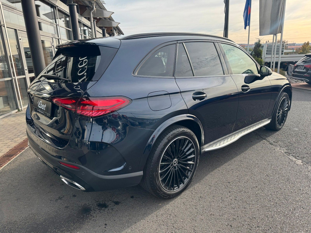 Mercedes-Benz GLC 300 4M+AMG+Pano+Burm+360+Memory - SUV : 사진 4 Mercedes-Benz GLC 300 4M+AMG+Pano+Burm+360+Memory - SUV : 사진 4