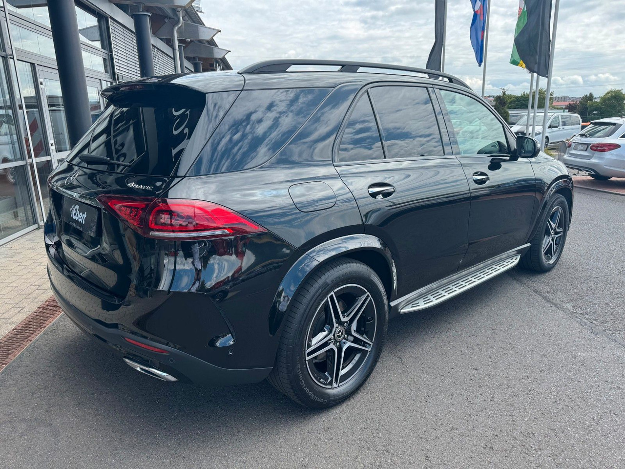 Mercedes-Benz GLE 350de 4M AMG+Pano+AHK+Burm+Distr++HUD+360+ - SUV : 사진 4 Mercedes-Benz GLE 350de 4M AMG+Pano+AHK+Burm+Distr++HUD+360+ - SUV : 사진 4