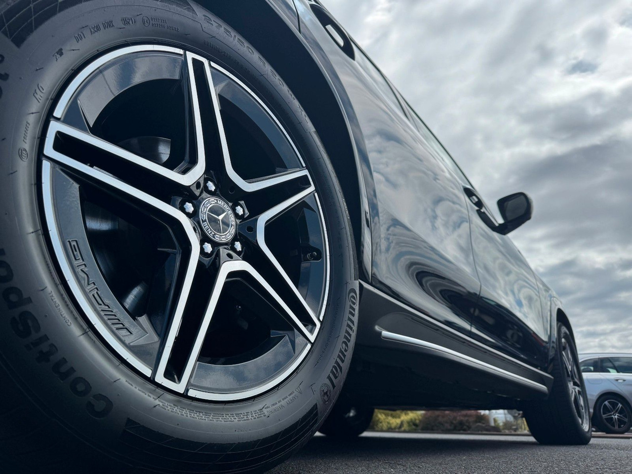 Mercedes-Benz GLE 350de 4M AMG+Pano+AHK+Burm+Distr++HUD+360+ - SUV : 사진 5 Mercedes-Benz GLE 350de 4M AMG+Pano+AHK+Burm+Distr++HUD+360+ - SUV : 사진 5