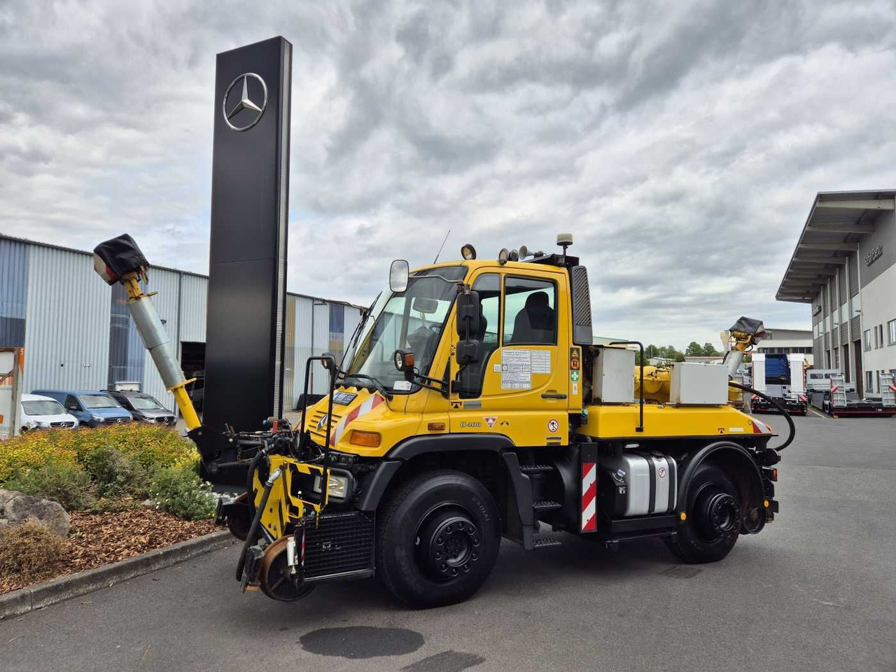 Mercedes-Benz Unimog U400 4x4 Zweiwege ZAGRO 800t/52 Achsen - 트럭 : 사진 2 Mercedes-Benz Unimog U400 4x4 Zweiwege ZAGRO 800t/52 Achsen - 트럭 : 사진 2