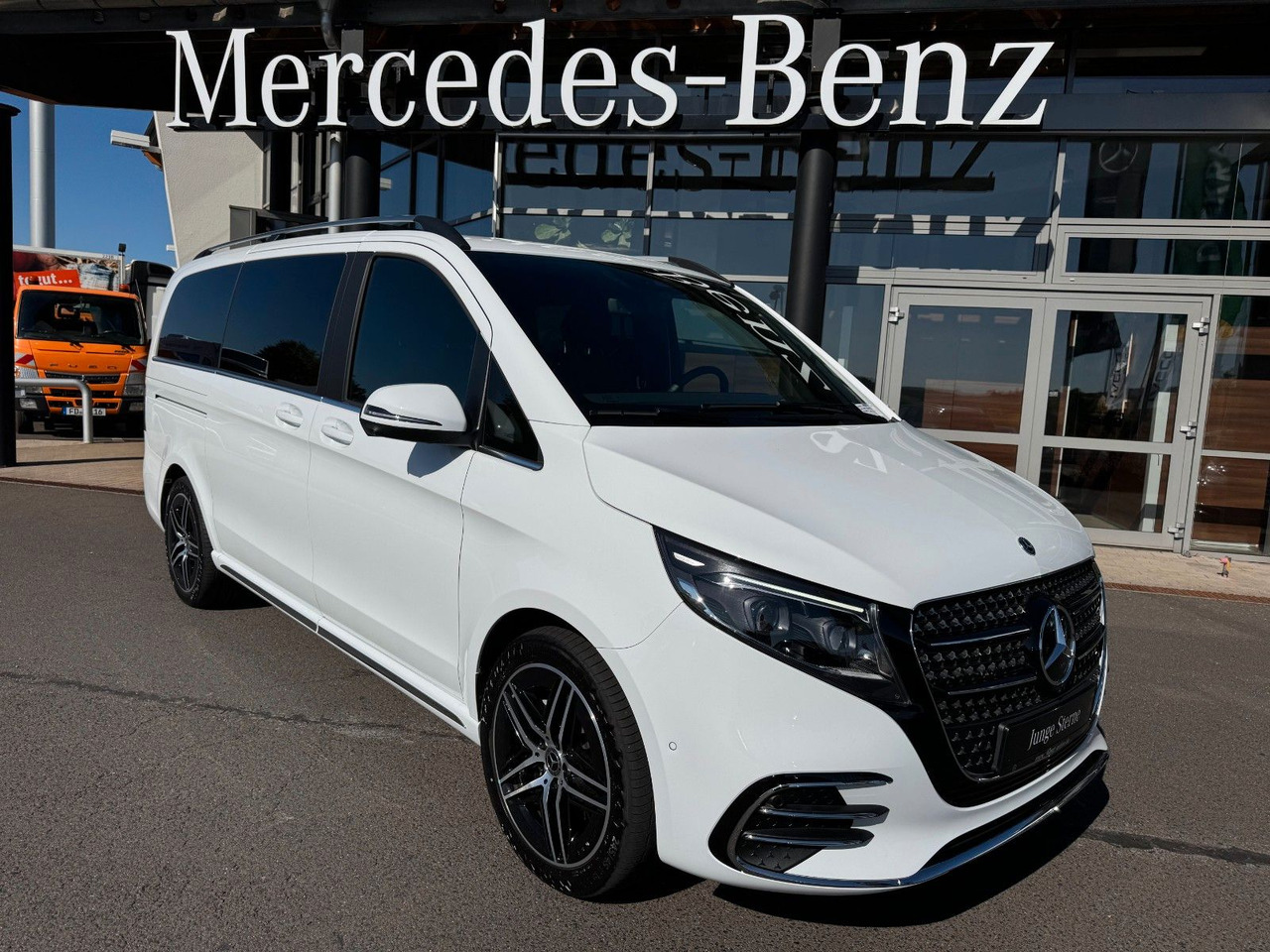 Mercedes-Benz V 300 d 4MATIC EXCLUSIVE AMG Tische AHK2,5to - 승합차 : 사진 1 Mercedes-Benz V 300 d 4MATIC EXCLUSIVE AMG Tische AHK2,5to - 승합차 : 사진 1