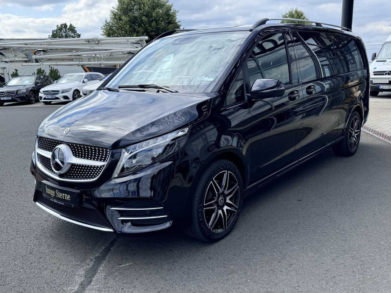 Mercedes-Benz V 300 d AVA AMG 4MATIC AIRMATIC Sitzklima el Tür - 차량 : 사진 3 Mercedes-Benz V 300 d AVA AMG 4MATIC AIRMATIC Sitzklima el Tür - 차량 : 사진 3