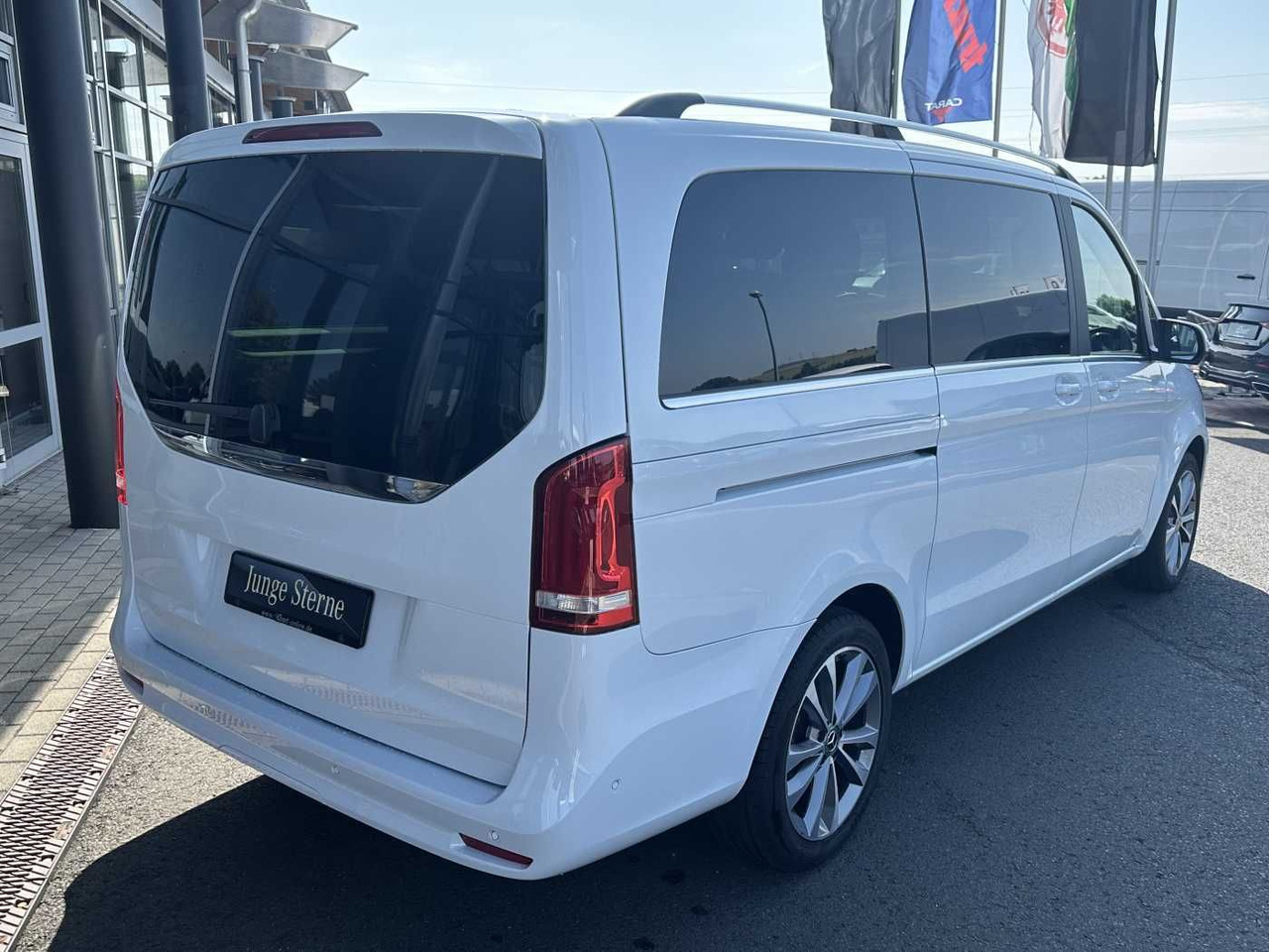 Mercedes-Benz V 300 d AVA ED 6Sitze Burmester 360Kamera el Tür - 차량 : 사진 4 Mercedes-Benz V 300 d AVA ED 6Sitze Burmester 360Kamera el Tür - 차량 : 사진 4