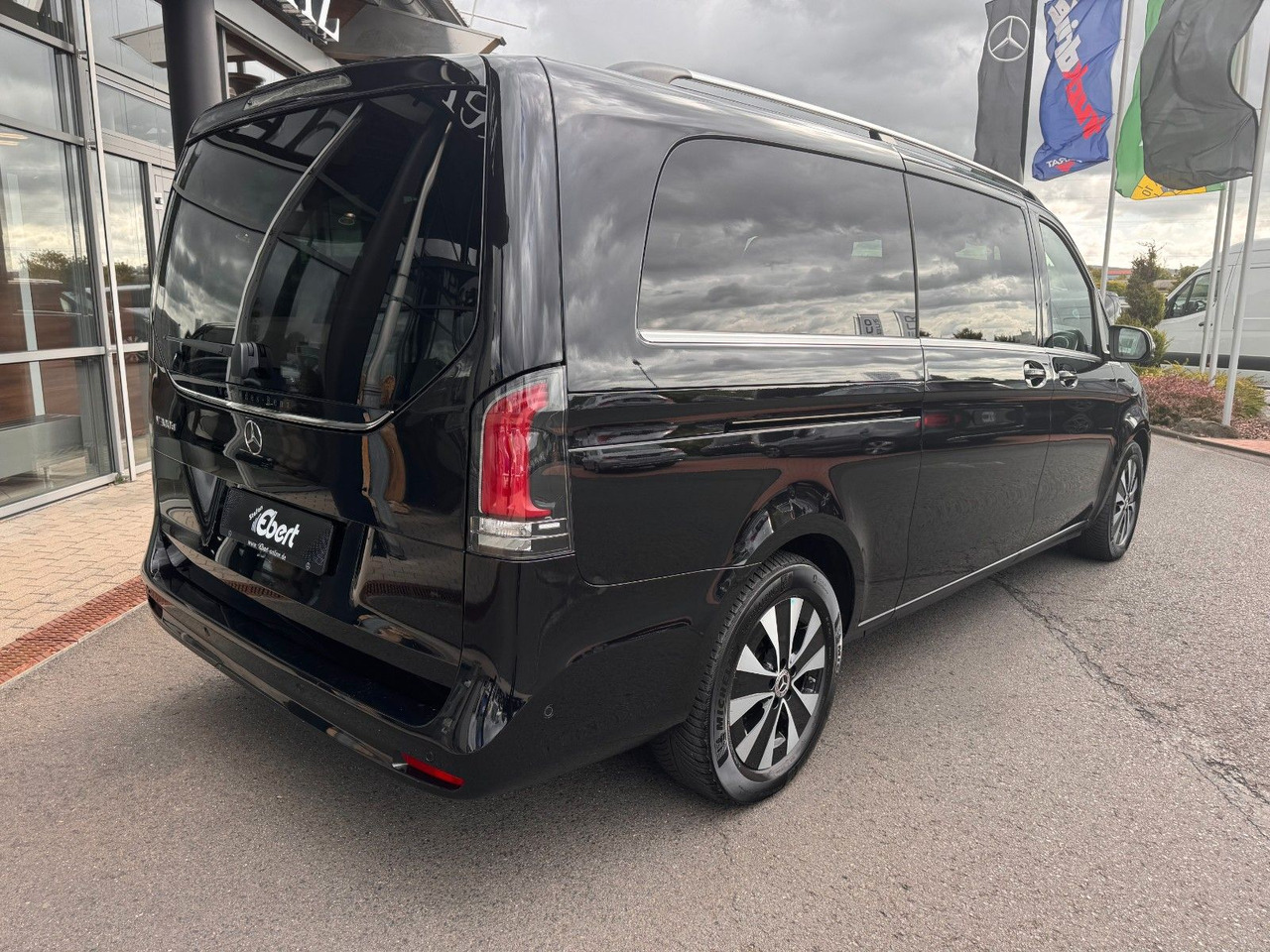 Mercedes-Benz V 300 d AVANTGARDE Extralang 360Kamera Standheiz - 승합차 : 사진 4 Mercedes-Benz V 300 d AVANTGARDE Extralang 360Kamera Standheiz - 승합차 : 사진 4