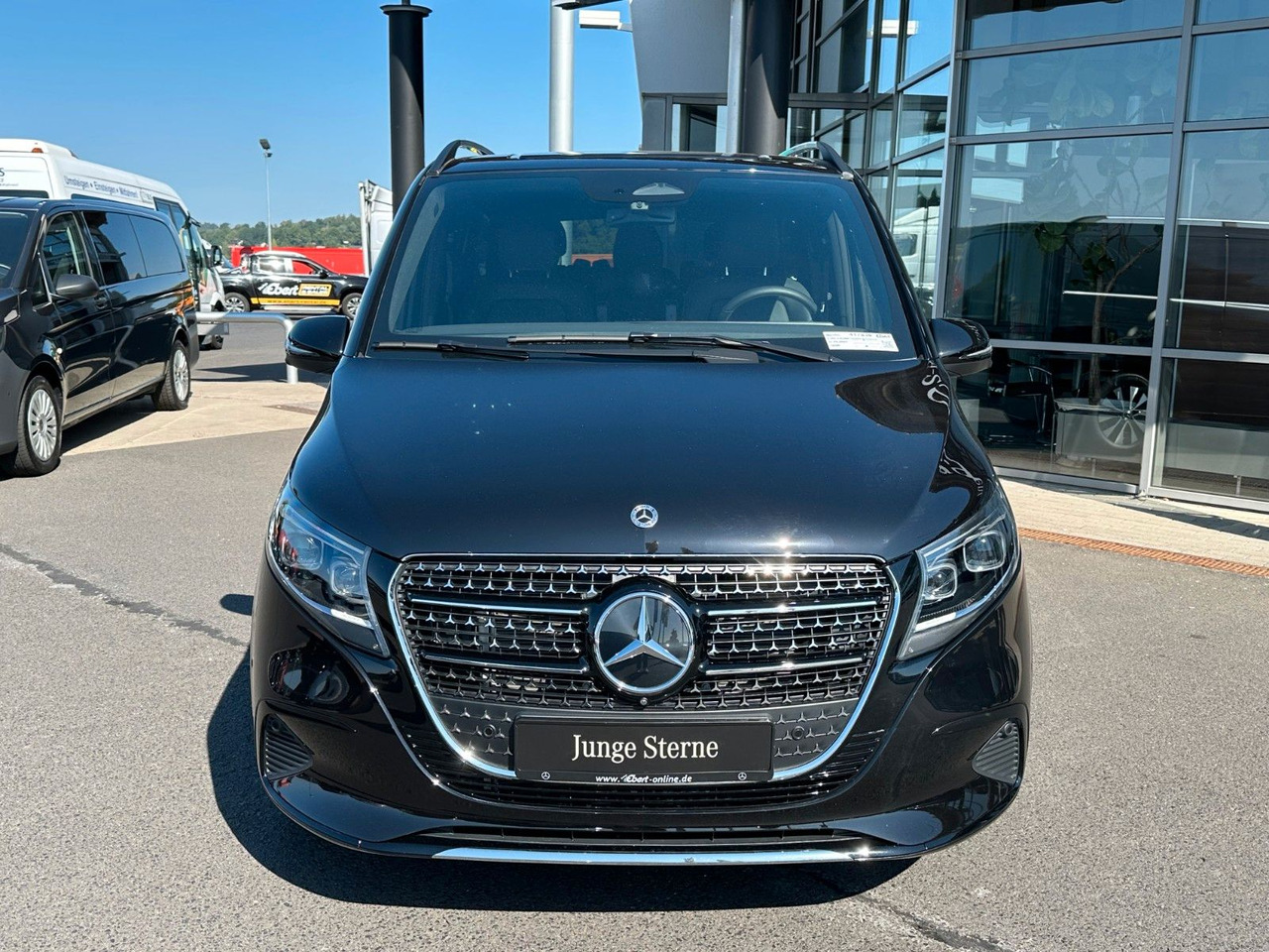 Mercedes-Benz V 300 d AVANTGARDE Extralang 360Kamera Standheiz - 승합차 : 사진 2 Mercedes-Benz V 300 d AVANTGARDE Extralang 360Kamera Standheiz - 승합차 : 사진 2