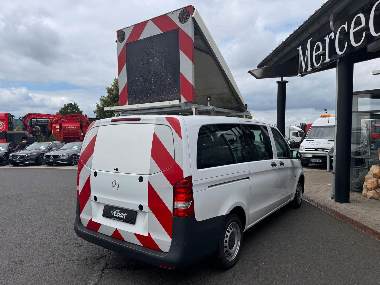 Mercedes-Benz Vito 111 CDI Tourer Begleitfahrzeug BF3+ / WVZ - 소형 밴 : 사진 3 Mercedes-Benz Vito 111 CDI Tourer Begleitfahrzeug BF3+ / WVZ - 소형 밴 : 사진 3