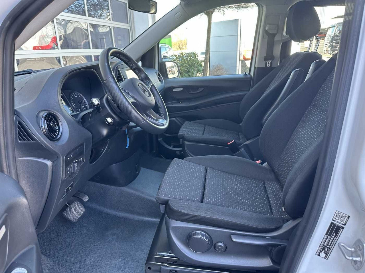 리스  Mercedes-Benz Vito 114 CDI Tourer 8Sitze Klima Audio40 Kamera Mercedes-Benz Vito 114 CDI Tourer 8Sitze Klima Audio40 Kamera : 사진 7