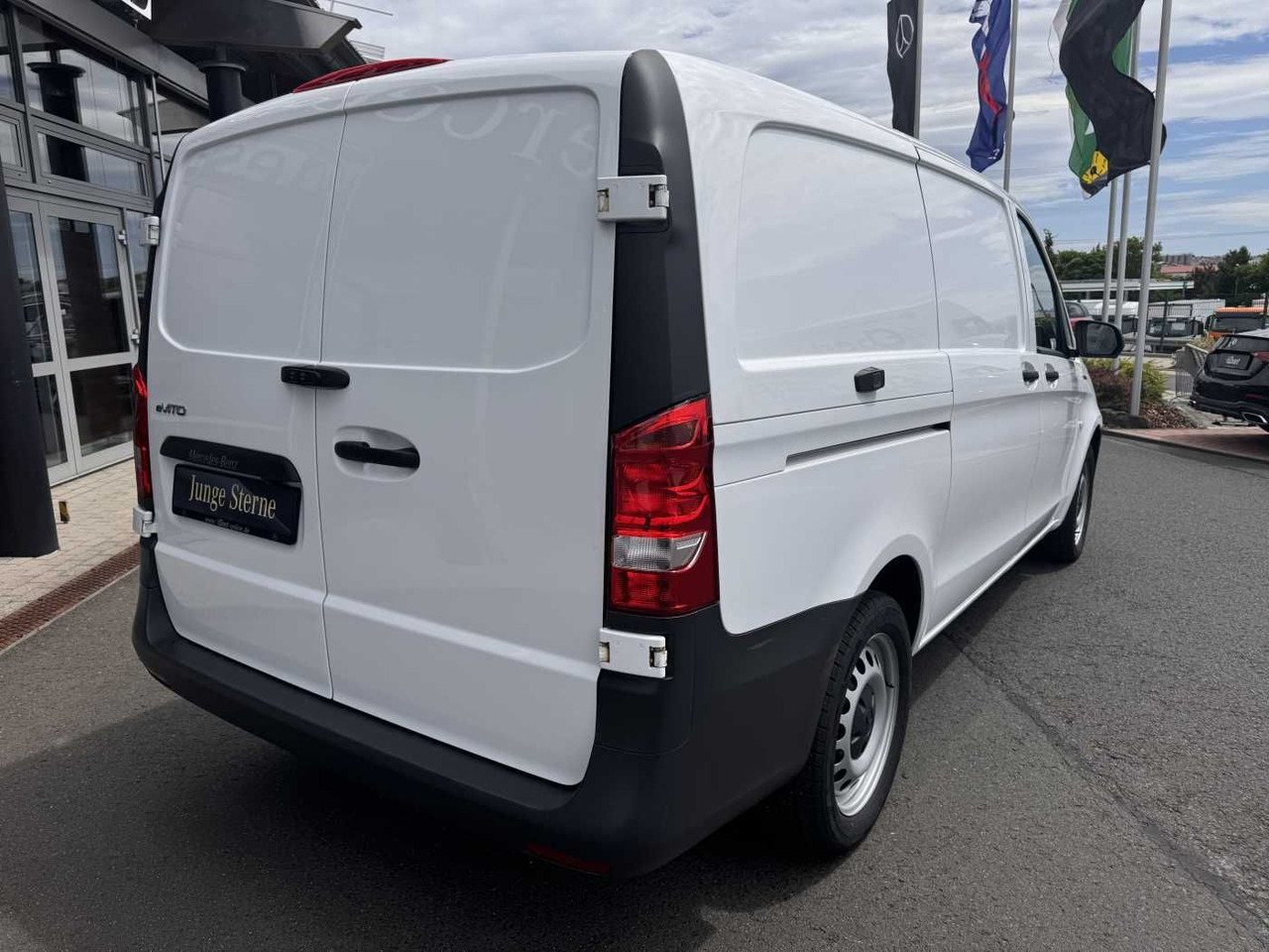 Mercedes-Benz eVito 112 Klima Kamera Navi SHZ Tempomat - 소형 밴, 전기 밴 : 사진 4 Mercedes-Benz eVito 112 Klima Kamera Navi SHZ Tempomat - 소형 밴, 전기 밴 : 사진 4