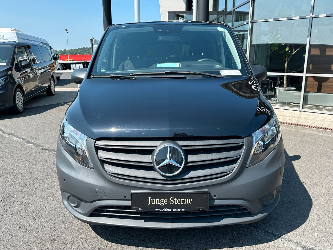 Mercedes-Benz eVito 129 Tourer Behinderten-/Rollstuhlrampe - 승합차, 전기 밴 : 사진 3 Mercedes-Benz eVito 129 Tourer Behinderten-/Rollstuhlrampe - 승합차, 전기 밴 : 사진 3