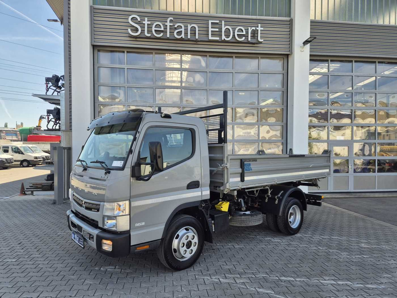 Mitsubishi Fuso Canter 7C18 4x2 Meiller-Kipper Klima AHK - 덤프 밴 : 사진 4 Mitsubishi Fuso Canter 7C18 4x2 Meiller-Kipper Klima AHK - 덤프 밴 : 사진 4