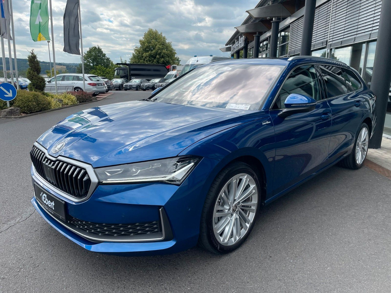 Skoda Superb Combi 2.0 TDI 4x4 L&K HUD+360°+AHK+Pano - 차량 : 사진 2 Skoda Superb Combi 2.0 TDI 4x4 L&K HUD+360°+AHK+Pano - 차량 : 사진 2