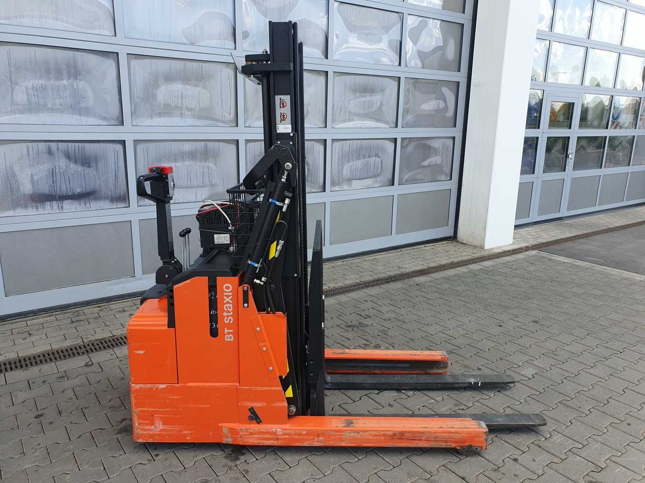 Toyota RWE 120 / Schubmaststapler / Duplex:2.9m / 257h! - 기타 기계 : 사진 3 Toyota RWE 120 / Schubmaststapler / Duplex:2.9m / 257h! - 기타 기계 : 사진 3