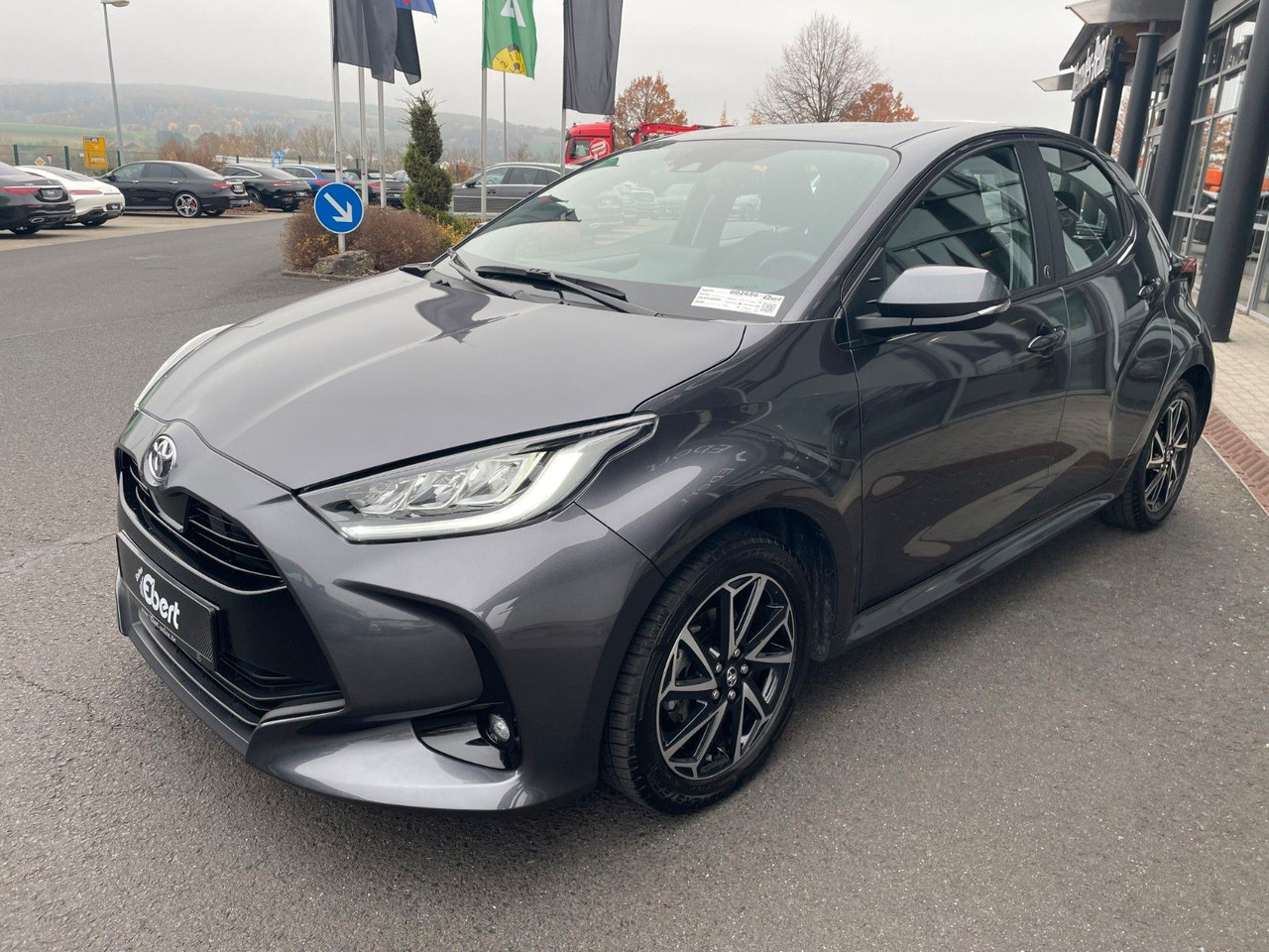 Toyota Yaris 1.5 VVT-iE Aut. Team D AHK+R-Kamera+SHZ - 차량 : 사진 3 Toyota Yaris 1.5 VVT-iE Aut. Team D AHK+R-Kamera+SHZ - 차량 : 사진 3