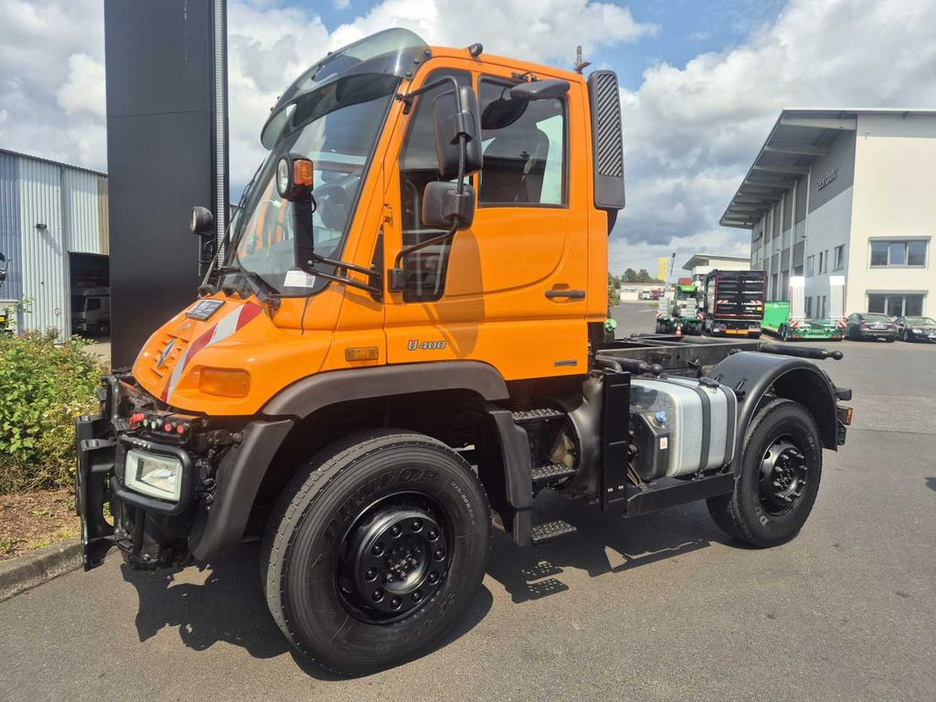 Unimog U 400 4x4 Fahrgestell Vario Pilot Zapfwelle LOF - 캡 새시 트럭 : 사진 4 Unimog U 400 4x4 Fahrgestell Vario Pilot Zapfwelle LOF - 캡 새시 트럭 : 사진 4
