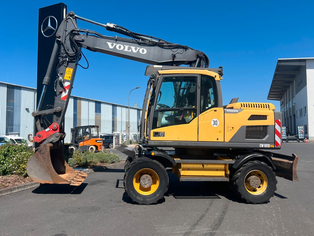 Volvo EW160D / 2014 / 1xTieflöffel / Forstschutzgitter - 휠 굴삭기 : 사진 2 Volvo EW160D / 2014 / 1xTieflöffel / Forstschutzgitter - 휠 굴삭기 : 사진 2