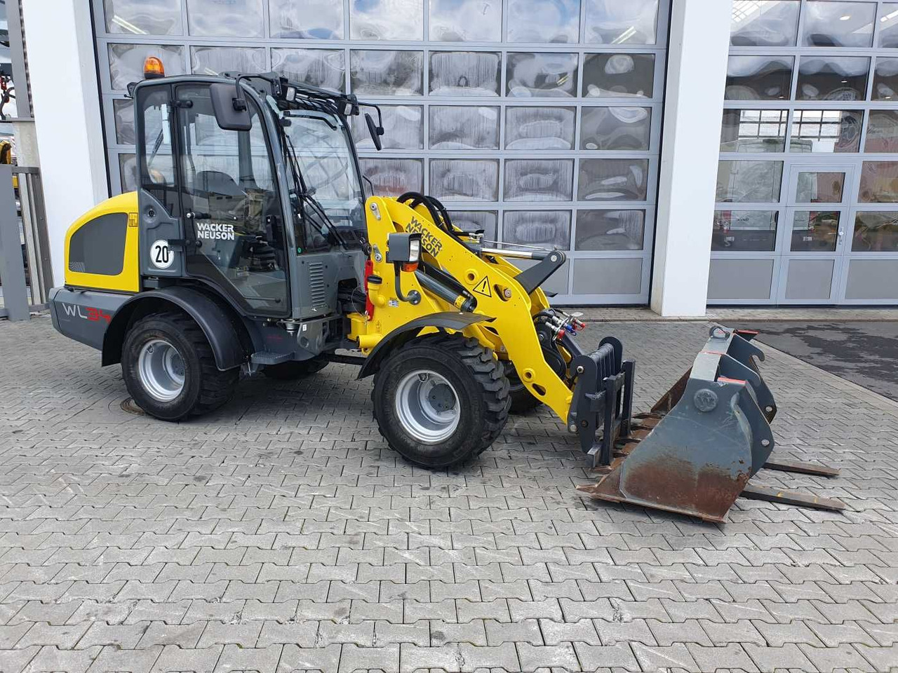 Wacker WL34 (RL40) / Schaufel + Gabel / nur 743h / 62PS - 휠 로더 : 사진 2 Wacker WL34 (RL40) / Schaufel + Gabel / nur 743h / 62PS - 휠 로더 : 사진 2