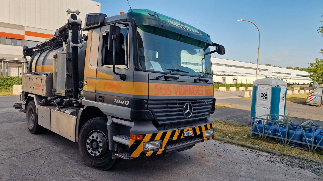Mercedes-Benz Actros 18-40 - 진공 흡입 트럭 : 사진 1 Mercedes-Benz Actros 18-40 - 진공 흡입 트럭 : 사진 1