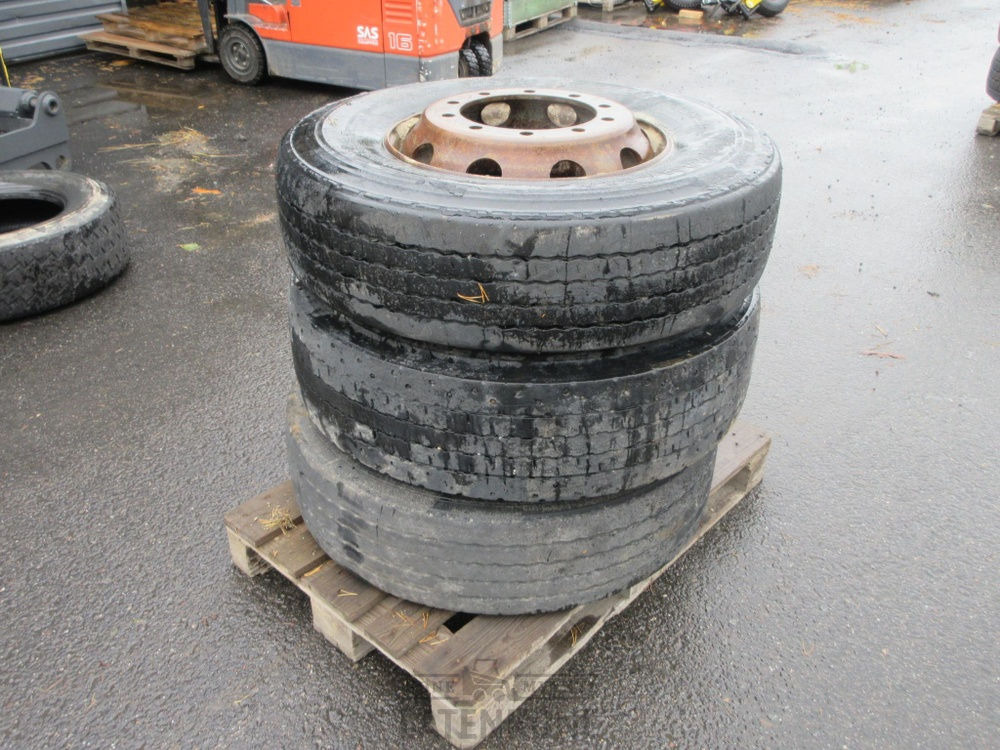 Renkaat vanteilla 295/80 R22,5 3kpl - 휠 및 타이어 패키지 건설기계 용 : 사진 2 Renkaat vanteilla 295/80 R22,5 3kpl - 휠 및 타이어 패키지 건설기계 용 : 사진 2