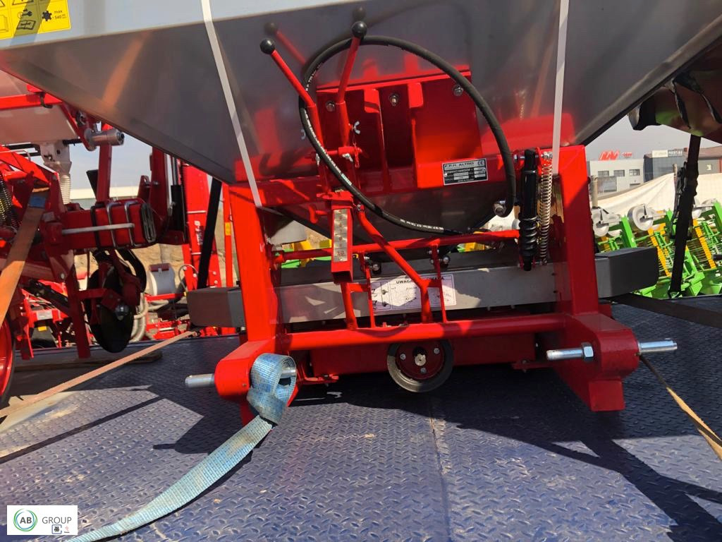 Altro fertilizer spreader RN-800 - 기타 기계 : 사진 3 Altro fertilizer spreader RN-800 - 기타 기계 : 사진 3