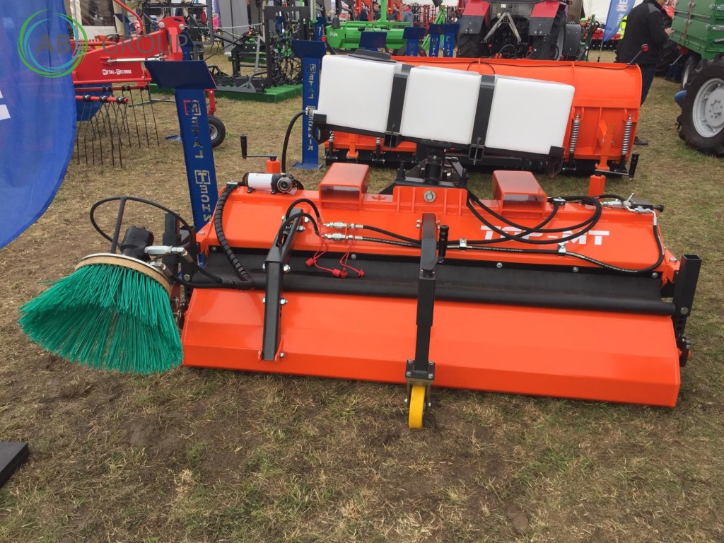 Metal-Technik TOP MT tractor road sweeper 2 m - 빗자루 지자체/ 특수 차량 용 : 사진 1 Metal-Technik TOP MT tractor road sweeper 2 m - 빗자루 지자체/ 특수 차량 용 : 사진 1