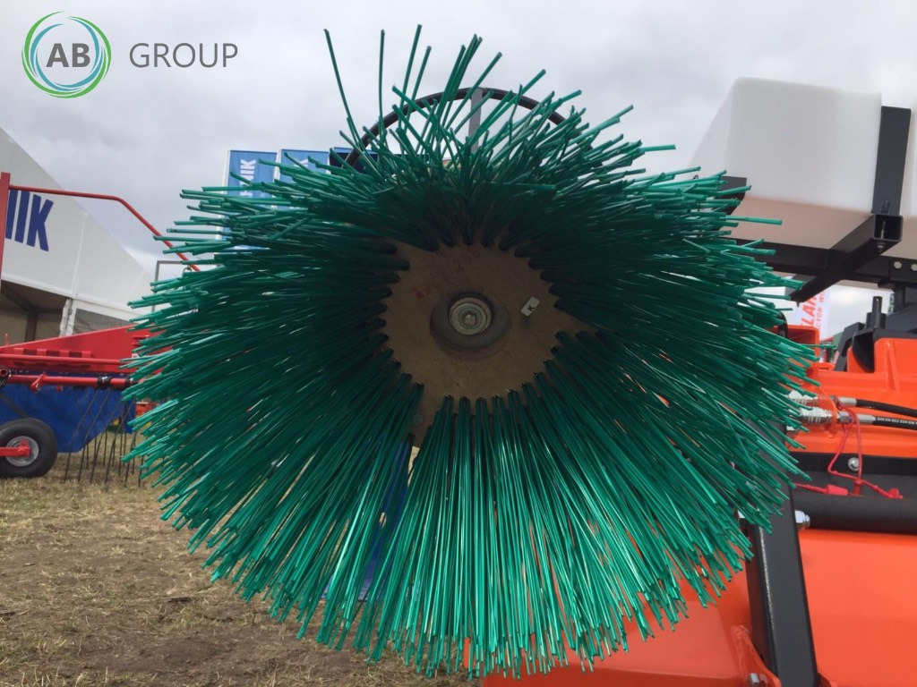 Metal-Technik TOP MT tractor road sweeper 2 m - 빗자루 지자체/ 특수 차량 용 : 사진 2 Metal-Technik TOP MT tractor road sweeper 2 m - 빗자루 지자체/ 특수 차량 용 : 사진 2