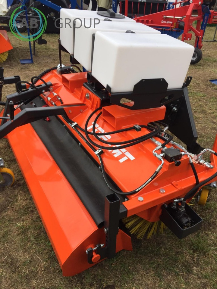 Metal-Technik TOP MT tractor road sweeper 2 m - 빗자루 지자체/ 특수 차량 용 : 사진 4 Metal-Technik TOP MT tractor road sweeper 2 m - 빗자루 지자체/ 특수 차량 용 : 사진 4