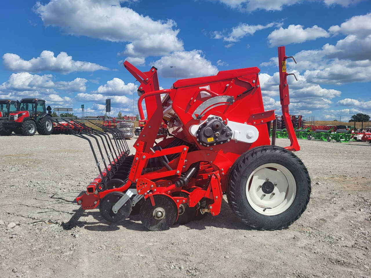 Ozdoken mechanical seed drill Pertum-S 300 - double-disc - on stock - 파종기 : 사진 2 Ozdoken mechanical seed drill Pertum-S 300 - double-disc - on stock - 파종기 : 사진 2