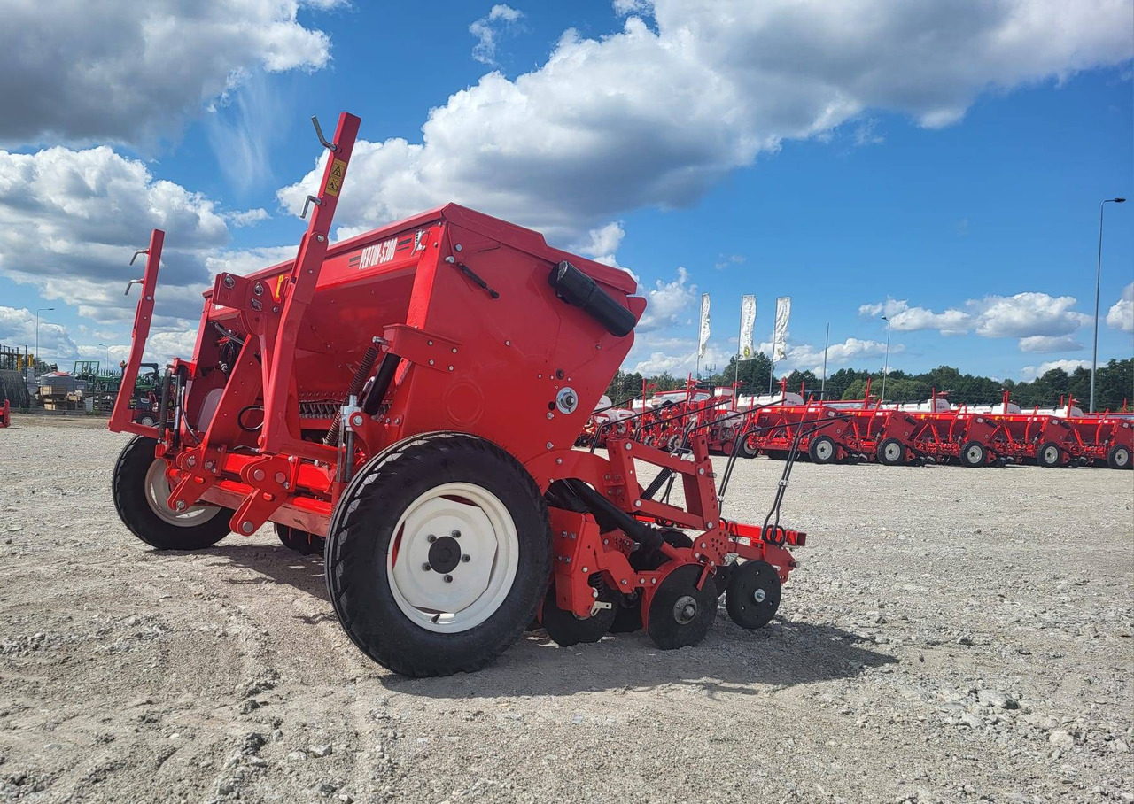 Ozdoken mechanical seed drill Pertum-S 300 - double-disc - on stock - 파종기 : 사진 4 Ozdoken mechanical seed drill Pertum-S 300 - double-disc - on stock - 파종기 : 사진 4