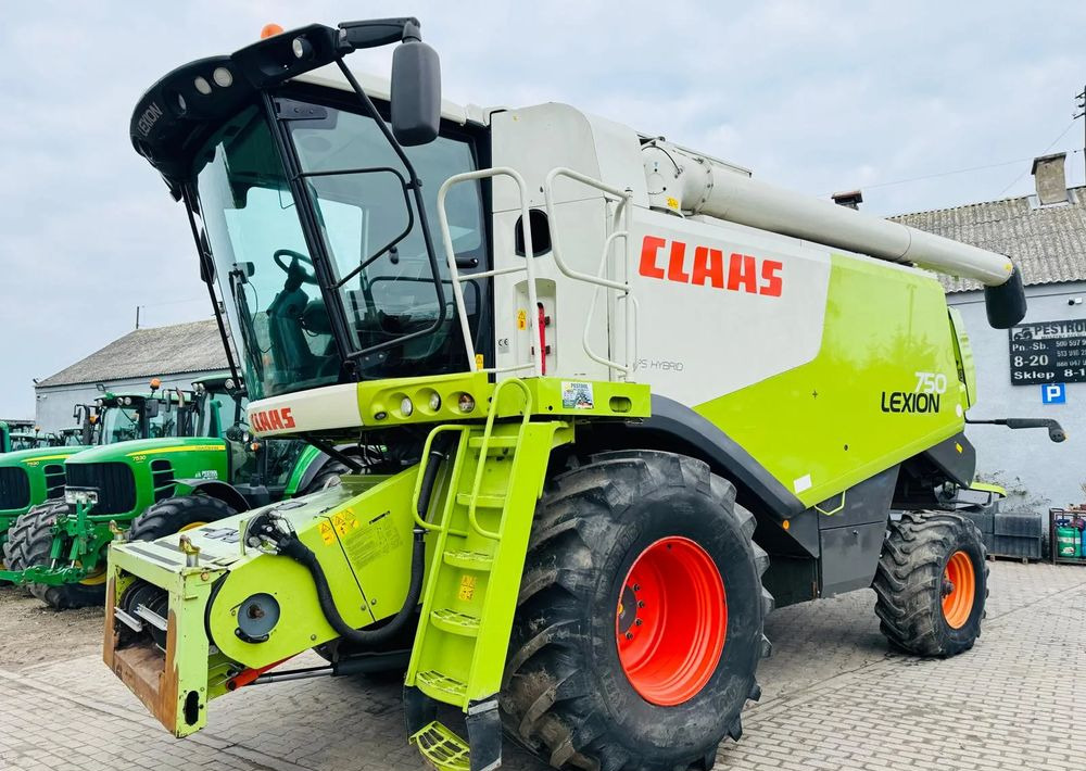 Claas LEXION 750 APS HYBRID - 목초수확기 : 사진 2 Claas LEXION 750 APS HYBRID - 목초수확기 : 사진 2