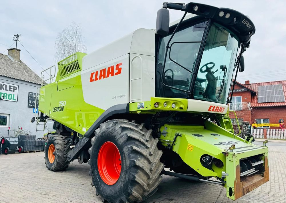 Claas LEXION 750 APS HYBRID - 목초수확기 : 사진 4 Claas LEXION 750 APS HYBRID - 목초수확기 : 사진 4