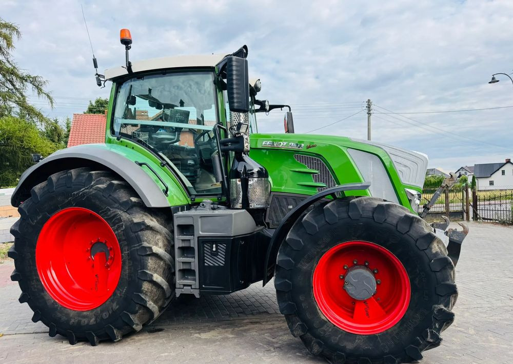 Fendt 828 Vario Profi Plus - 장궤형 트랙터 : 사진 2 Fendt 828 Vario Profi Plus - 장궤형 트랙터 : 사진 2
