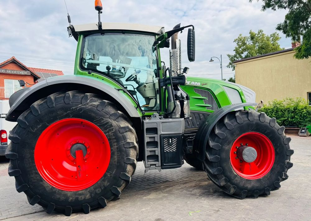 Fendt 828 Vario Profi Plus - 장궤형 트랙터 : 사진 4 Fendt 828 Vario Profi Plus - 장궤형 트랙터 : 사진 4