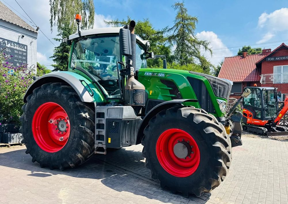 Fendt 828 Vario Profi Plus - 장궤형 트랙터 : 사진 5 Fendt 828 Vario Profi Plus - 장궤형 트랙터 : 사진 5