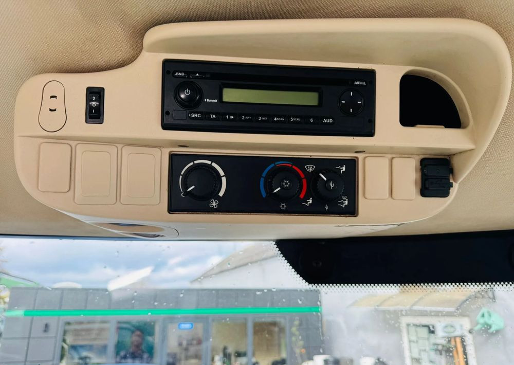 장궤형 트랙터 John Deere 6125R : 사진 19 장궤형 트랙터 John Deere 6125R : 사진 19