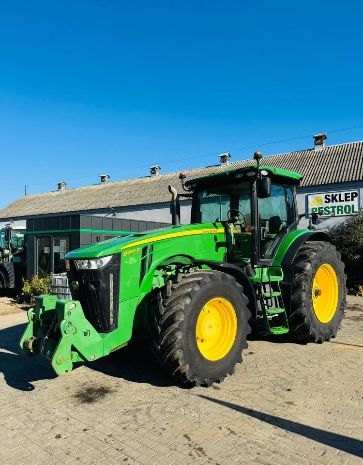 John Deere 8260R - 장궤형 트랙터 : 사진 1 John Deere 8260R - 장궤형 트랙터 : 사진 1