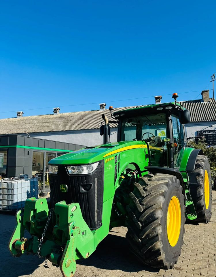 John Deere 8260R - 장궤형 트랙터 : 사진 4 John Deere 8260R - 장궤형 트랙터 : 사진 4